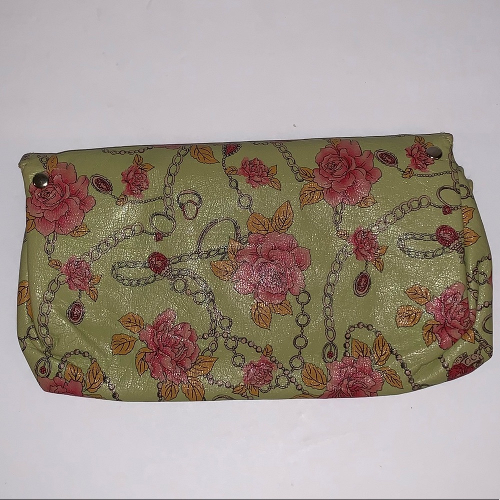 Lulu’s Wallet - Picture 2 of 8